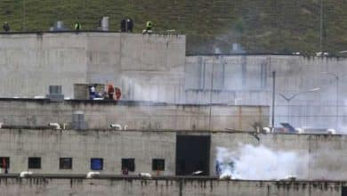 Photo of Ecuador prison riots claim 62