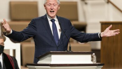Photo of Bill Clinton in hospital for non-COVID-related infection