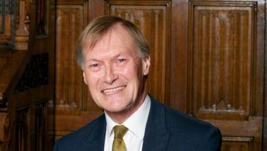 Photo of British MP dies after stabbing