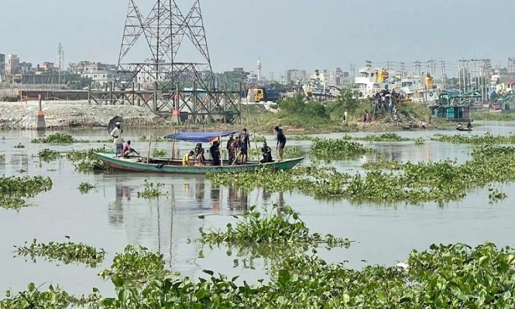 Trawler sinks in Turage: 3 bodies recovered, 7 missing