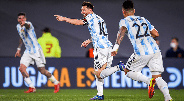 Argentina thrash Uruguay 3-0 on the night of Brazil's disappointment