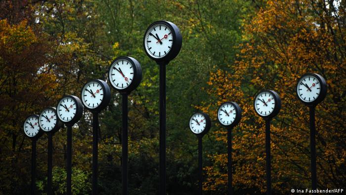 Clocks in Europe going to back an hour