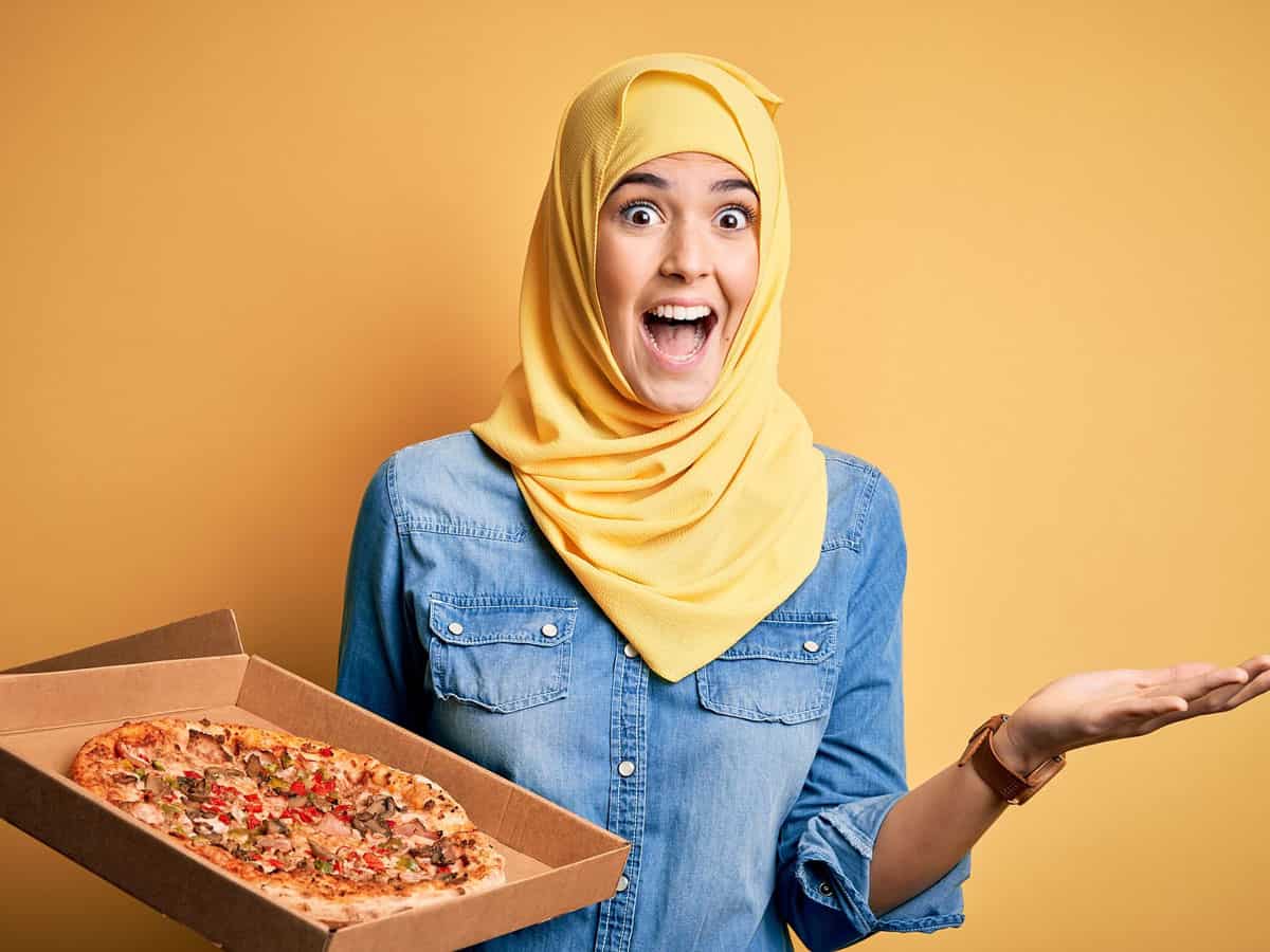 Iranian Women Can’t Eat Pizza On TV