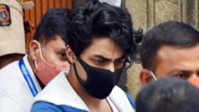 Photo of Shah Rukh Khan sends ₹4,500 money order for son Aryan Khan in jail
