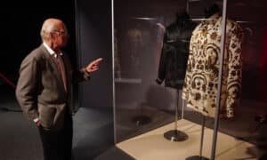 Nelson Mandela's famous 'Madiba shirt' up for auction