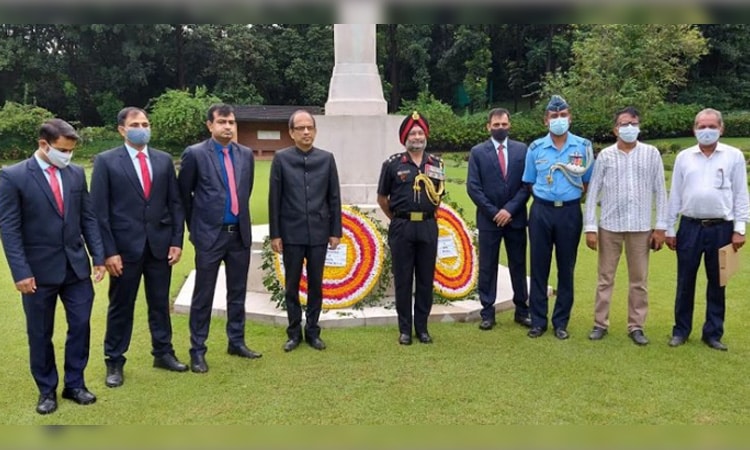 Indian High Commission pay tribute to Commonwealth War Cemetery in Chittagong