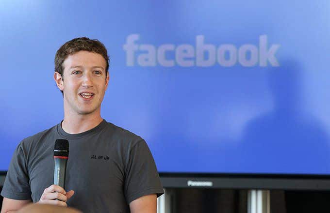 Mark Zuckerberg loses $6 Billion in 6 hours on Facebook-distraction