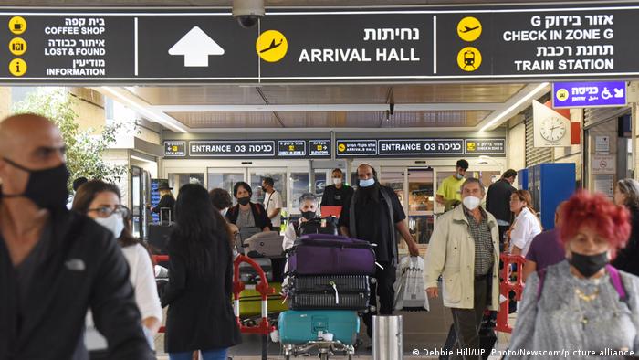 Israel closes borders to all foreigners over Omicron