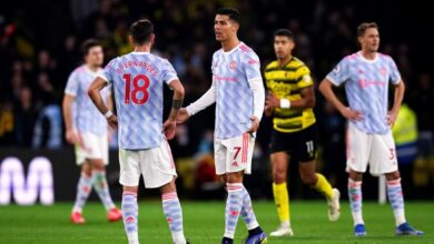 Photo of Manchester United slumps to 4-1 defeat at Watford