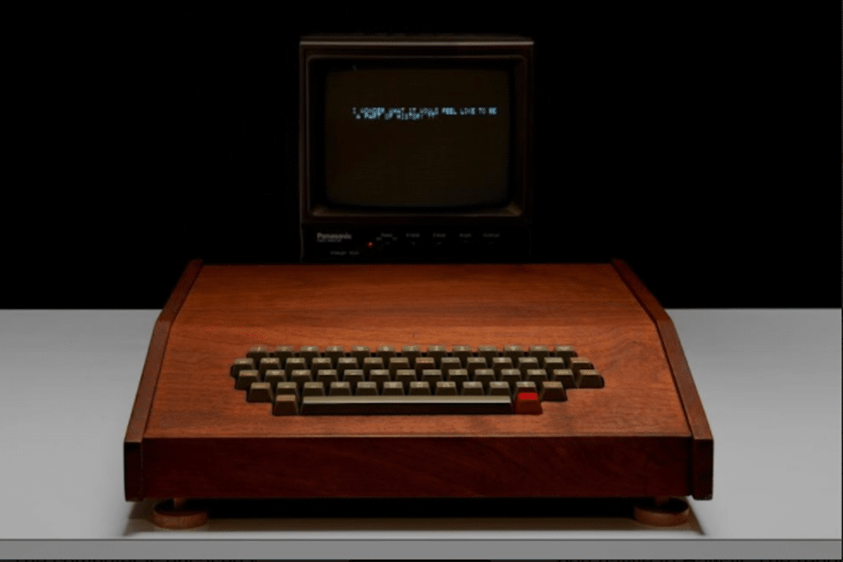 Apple-1 original computer made by Steve Jobs, to be auctioned