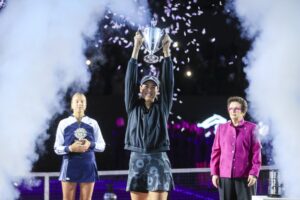Muguruza beats Kontaveit in 2 sets to win WTA Finals title