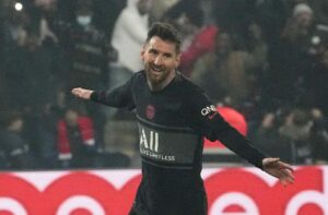 Messi assists help PSG top Saint-Etienne in French league