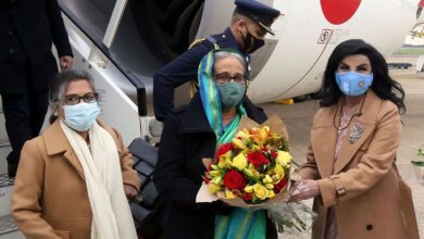 Photo of PM reaches London