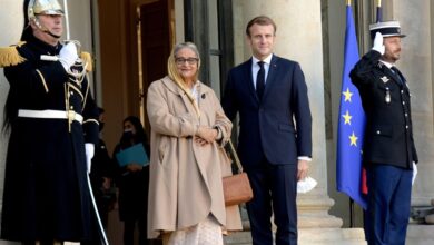 Photo of PM accorded warm reception at Elysee Palace in Paris
