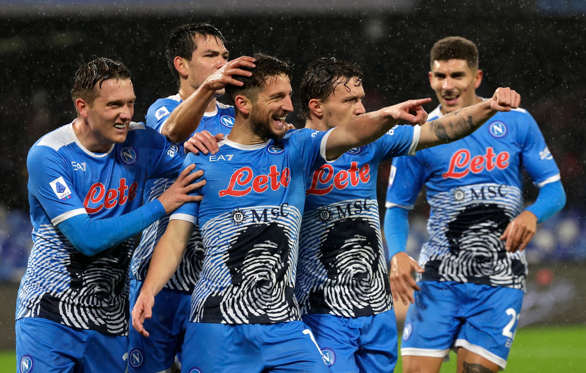 Napoli honour Maradona by crushing Lazio and going clear at top
