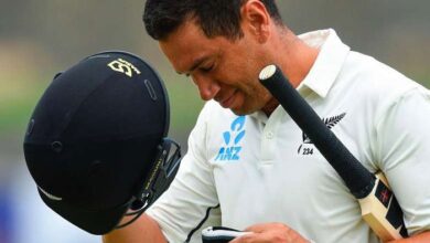 Photo of New Zealand colossus Taylor calls stumps
