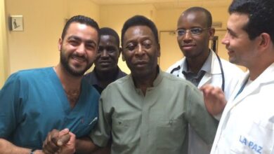 Photo of Pele discharged from hospital