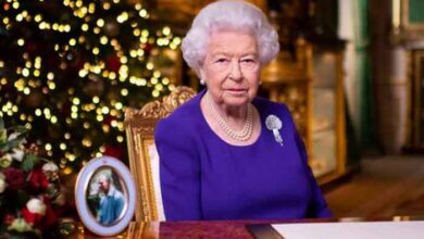Photo of Queen Elizabeth reacts to Archbishop Desmond Tutu’s death
