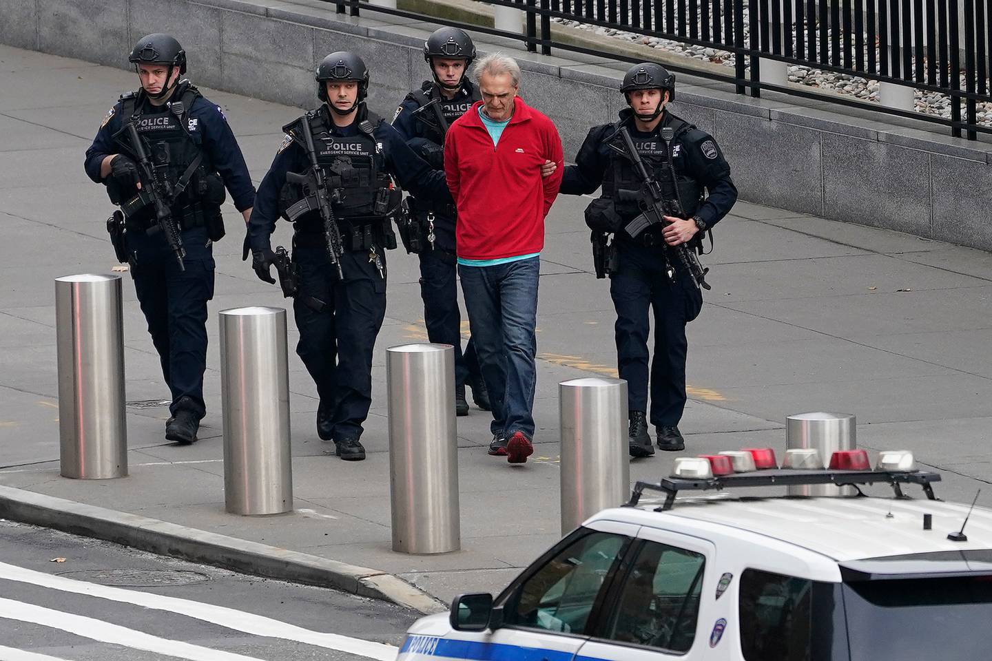 Armed man outside United Nations headquarters arrested after standoff