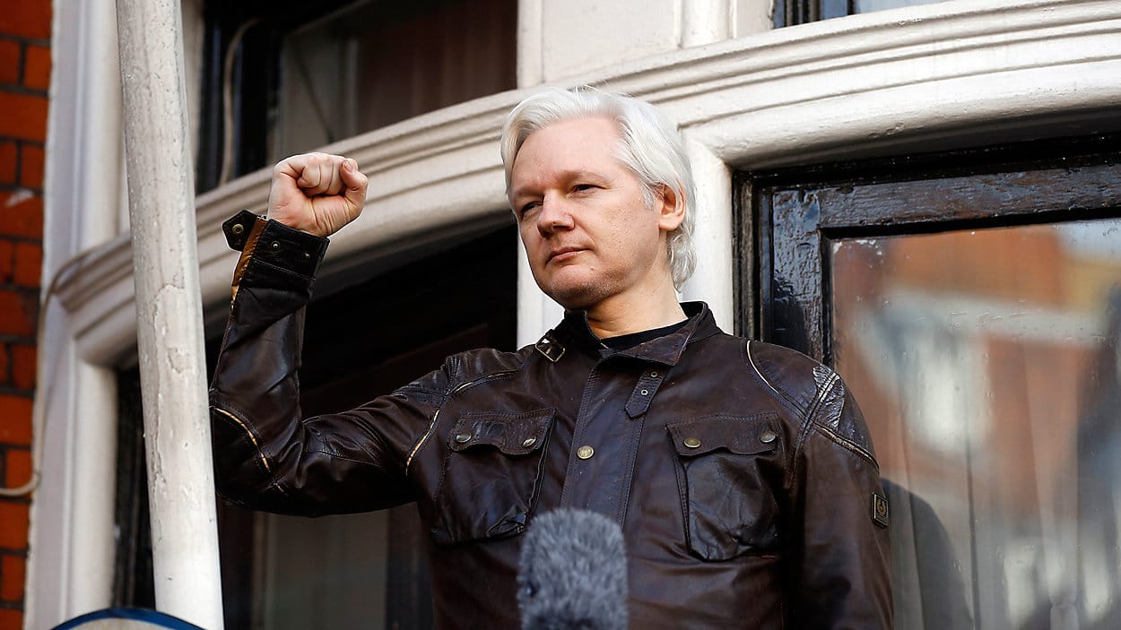 UK court overturns denial of US request to extradite Assange