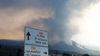 Photo of Thousands shut indoors on Spanish volcano island