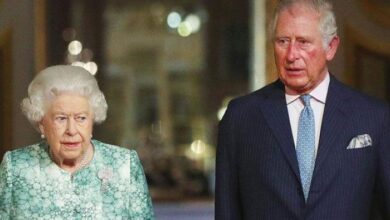 Photo of Queen advised to hand over reins to Prince Charles