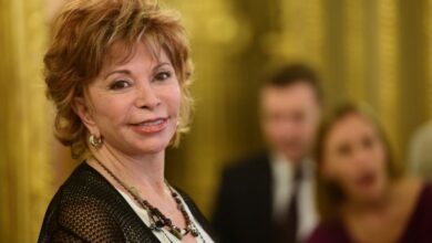 Photo of Isabel Allende: In Chile, the ‘old fogeys’ need to go