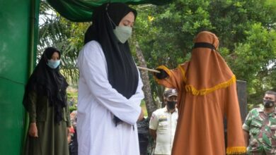 Photo of Indonesian woman flogged 100 times for adultery, partner gets 15