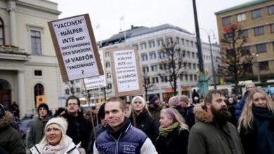 Photo of Thousands protest Covid vaccine pass in France