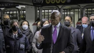 Photo of Woman killed as unknown man throws her in front of subway train in New York