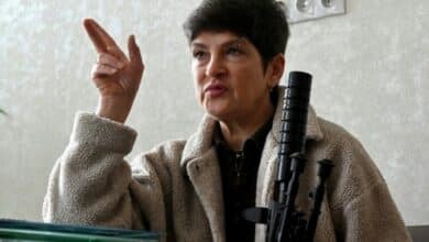 Photo of A Ukrainian mother vows to take up gun if Russia invades