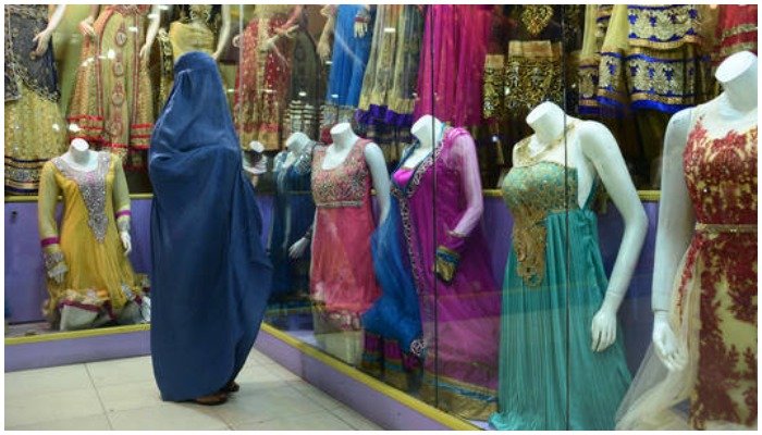 Taliban order shop owners to behead mannequins