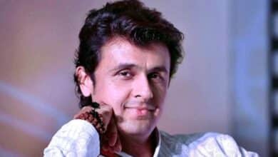 Photo of Singer Sonu Nigam and family test positive for COVID-19