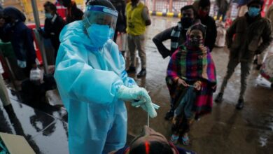 Photo of India confirms first Omicron-related death as COVID-19 cases jump