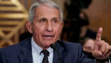 Photo of Fauci slams senator for death threats as US hospitalizations hit record