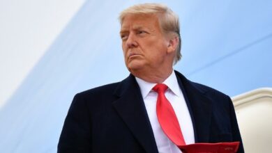 Photo of Trump to rally faithful in Arizona
