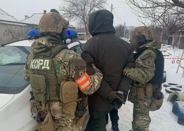 Ukraine leader orders probe after conscript shoots five dead