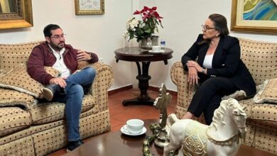 Photo of Honduras leader offers rebel deputy post to end congress crisis