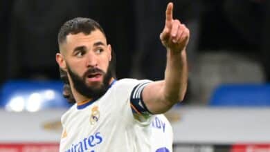 Photo of Benzema, Vinicius at the double for Madrid as Barca held by Granada