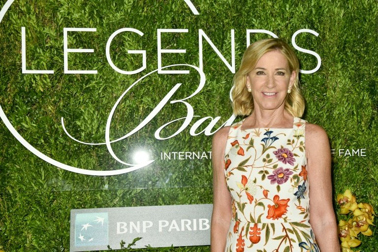 Tennis great Chris Evert reveals ovarian cancer diagnosis