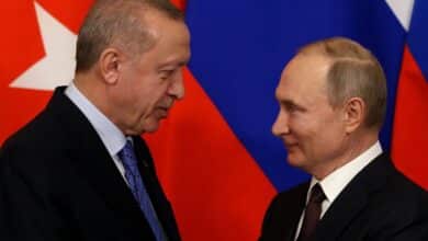 Photo of Putin and Erdogan vow to improve ties after tensions