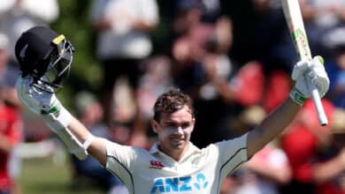 Photo of NZ declare at 521/6, Latham stars with 252