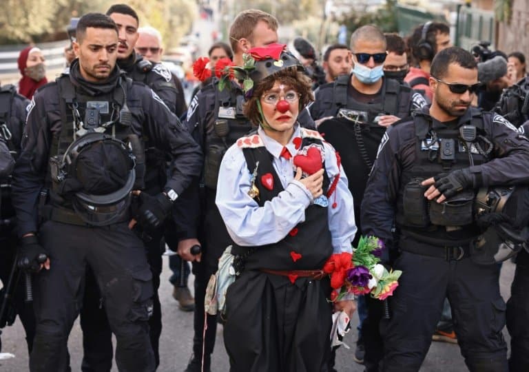 Israeli police scatter Palestinian protesters in Jerusalem