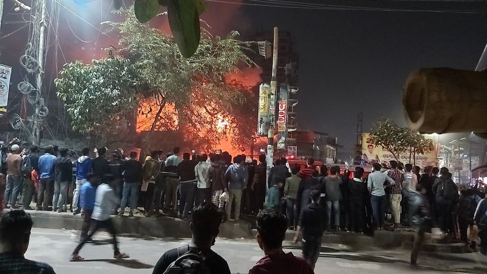 Fire breaks out at Nilkhet book market