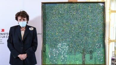 Photo of France approves returning 15 artworks stolen from Jews