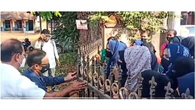 Photo of Watch: Another Indian college denies entry to students wearing hijab