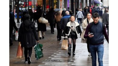 Photo of Britain’s pandemic modellers say future large waves of COVID possible