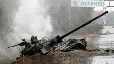 Photo of Russian troops advance “from all directions” while West announces “crippling” sanctions