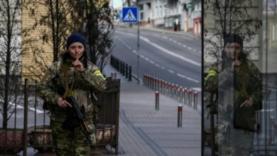 Photo of Guns, blasts and smiles in Kyiv under military curfew