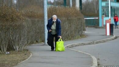 Photo of Helpful Hungarians rush to aid of fleeing Ukrainians